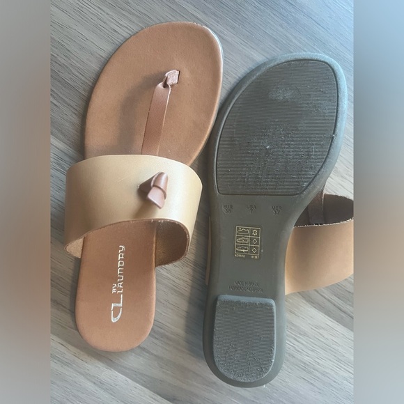 Women's Tan Sandals - Picture 2 of 4